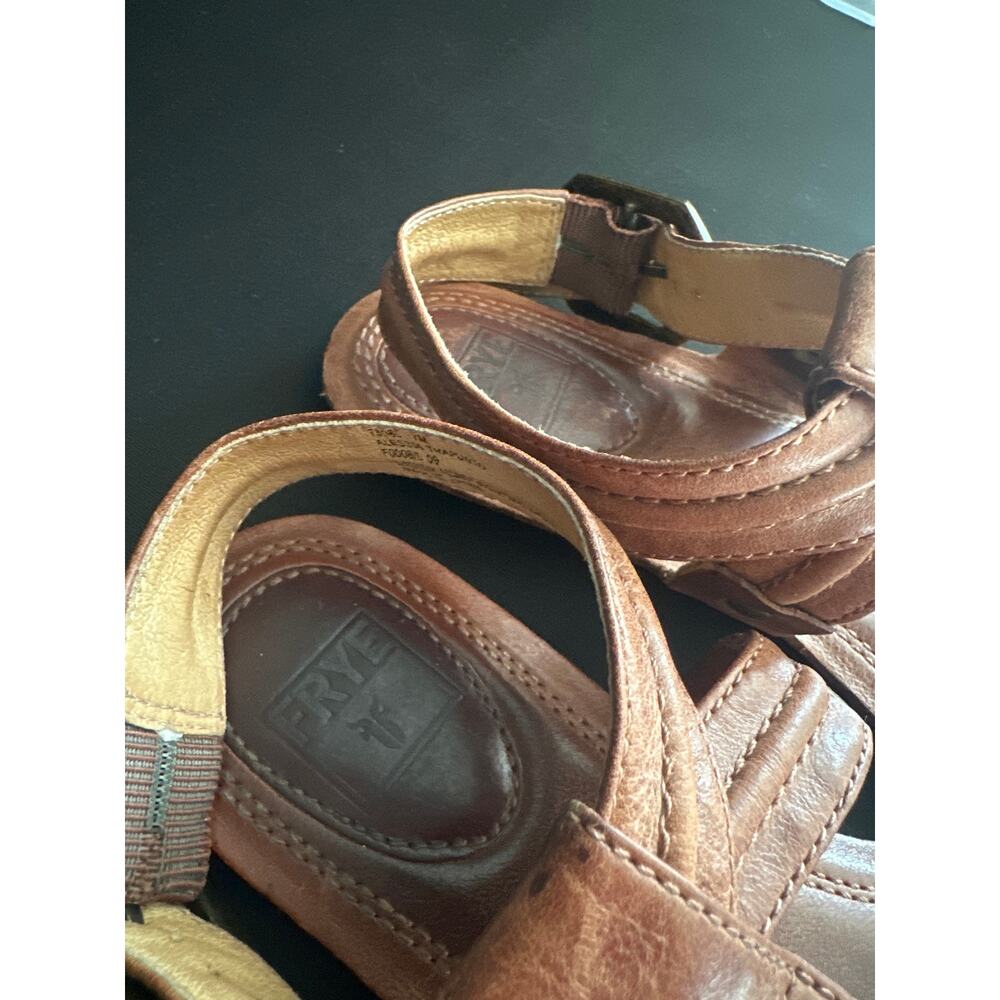 Frye Alessia Trapunto Brown Leather Buckled Thong Sandals Size 7 - Picture 10 of 11